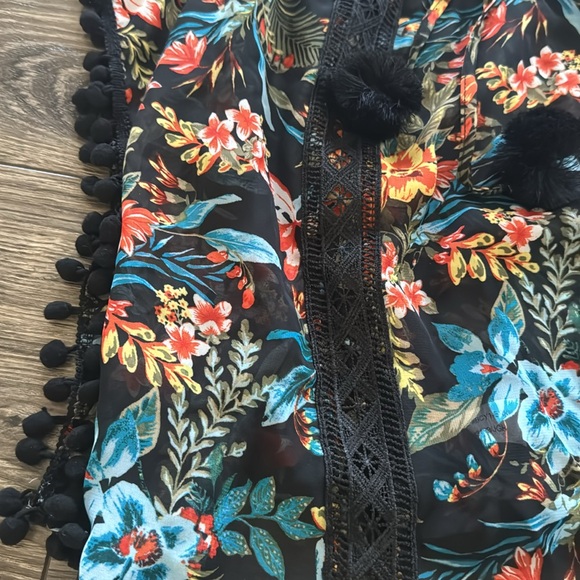 Cover up - Picture 3 of 6